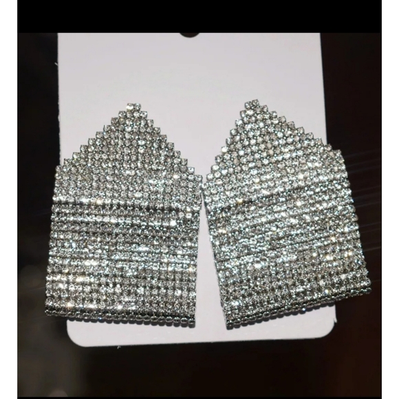 💢IN STOCK💢 Silver Rhinestone Statement Earrings - Picture 2 of 5